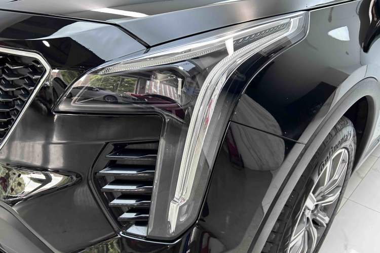 Used Cadillac XT4 2018 28T Two-Wheel Drive Luxury Sport Model Left Front Headlight