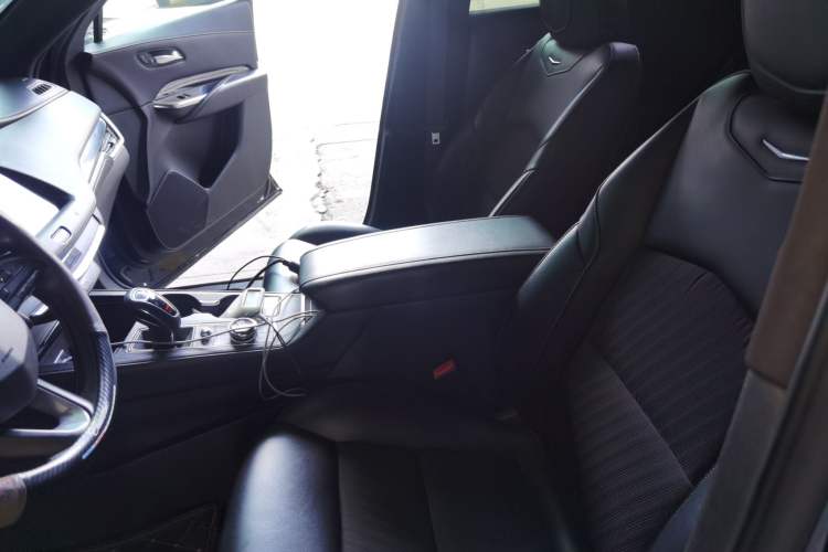 Used Cadillac XT4 2018 28T Two-Wheel Drive Tech Version Left Front Seat