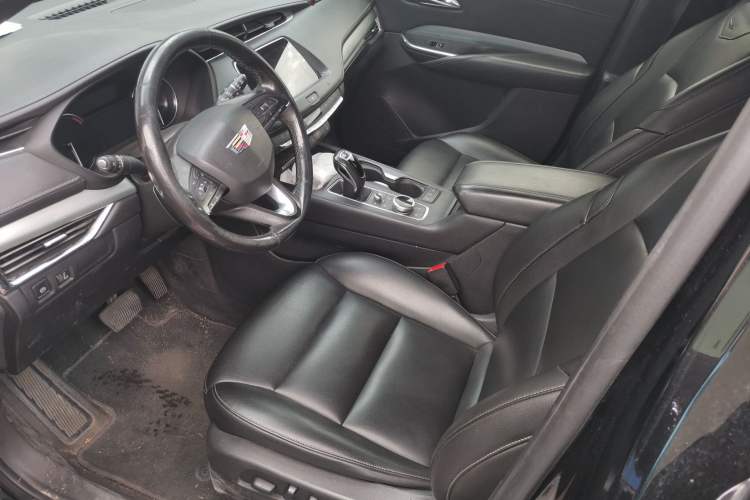 Used Cadillac XT4 2018 28T Two-Wheel-Drive Luxury Model Left Front Seat