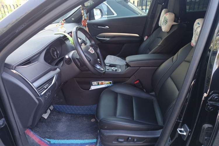 Used Cadillac XT4 2018 28T Two-Wheel-Drive Luxury Model Left Front Seat