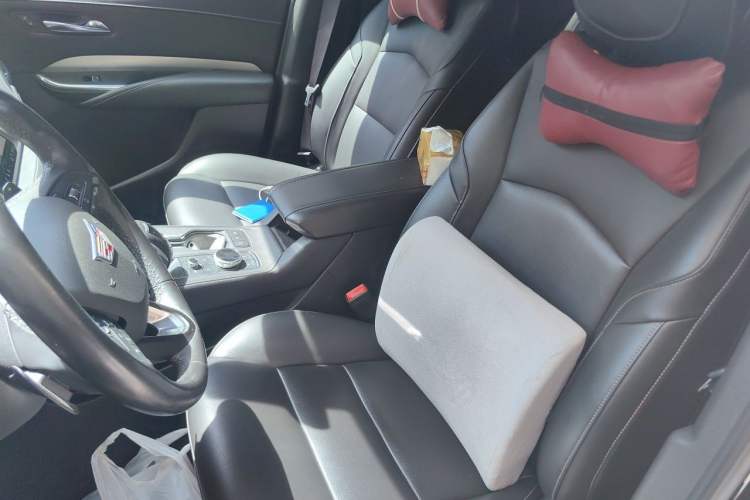 Used Cadillac XT4 2018 28T Two-Wheel-Drive Luxury Model Left Front Seat