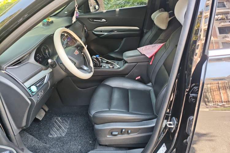 Used Cadillac XT4 2018 28T Two-Wheel Drive Leading Version Left Front Seat