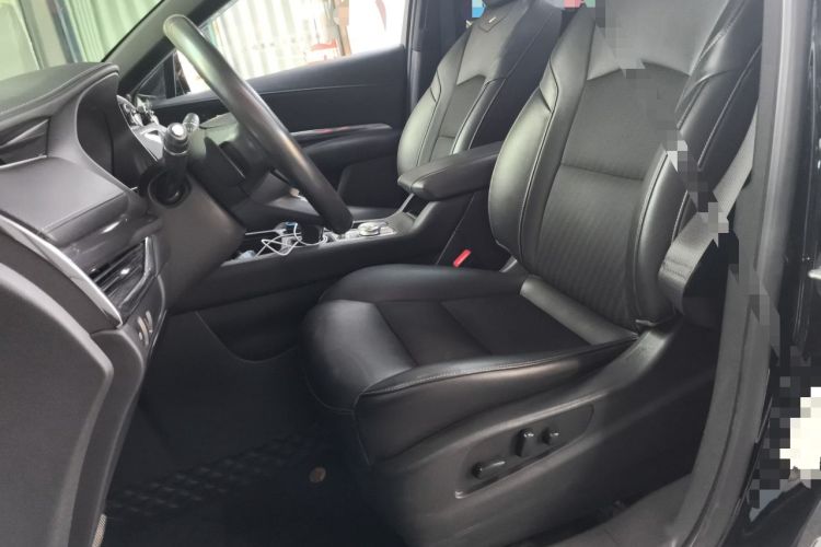 Used Cadillac XT4 2018 28T Two-Wheel Drive Tech Version Left Front Seat