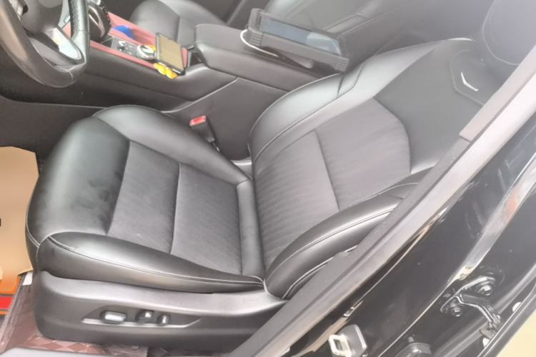 Used Cadillac XT4 2018 28T Two-Wheel Drive Tech Version Left Front Seat