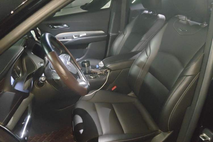 Used Cadillac XT4 2018 28T Two-Wheel Drive Leading Version Left Front Seat