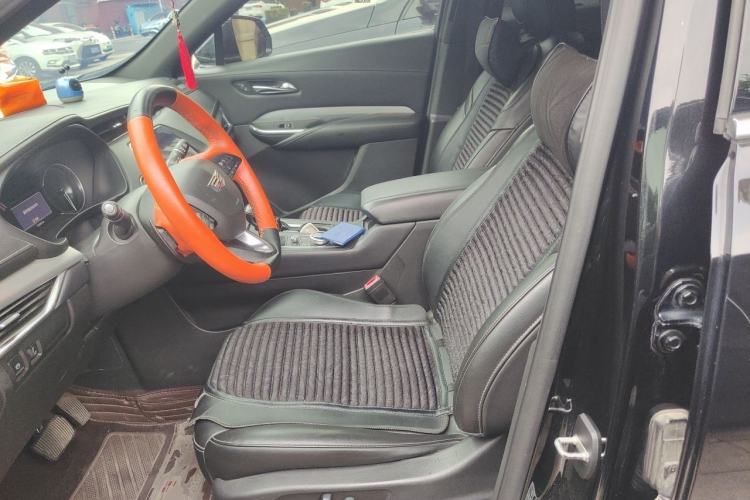 Used Cadillac XT4 2018 28T Two-Wheel-Drive Luxury Model Left Front Seat
