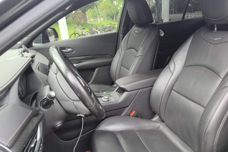Used Cadillac XT4 2018 28T 4x4 Platinum Sport Edition Left Front Seat