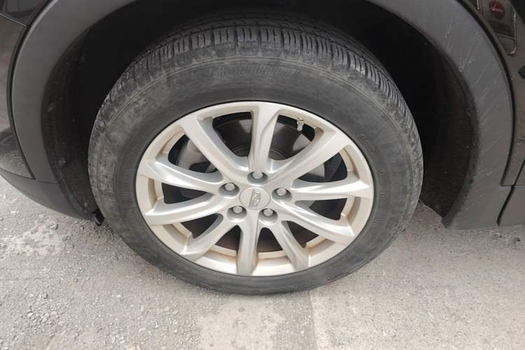 Used Cadillac XT4 2018 28T Two-Wheel Drive Tech Version Left Front Wheel Hub