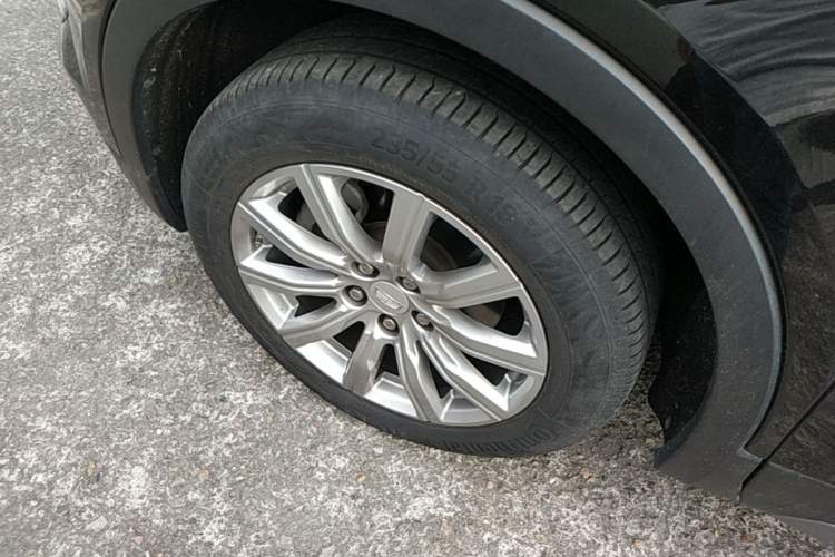 Used Cadillac XT4 2018 28T Two-Wheel Drive Leading Version Left Front Wheel Hub