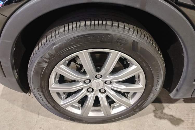 Used Cadillac XT4 2018 28T Two-Wheel Drive Leading Version Left Front Wheel Hub