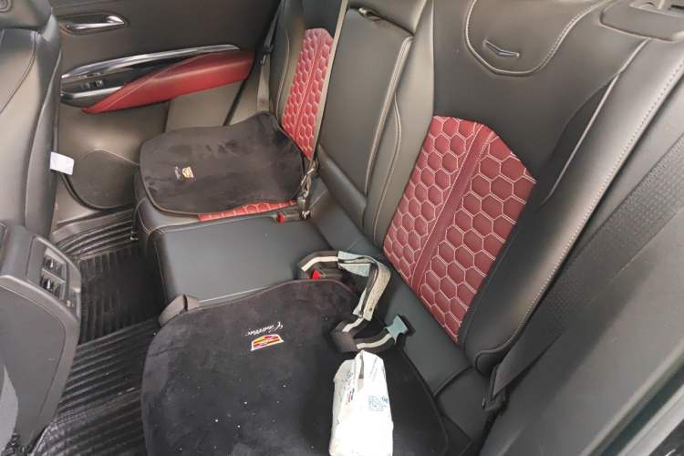 Used Cadillac XT4 2018 28T Two-Wheel Drive Tech Version Left Rear Seat