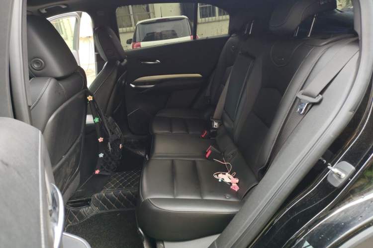 Used Cadillac XT4 2018 28T Two-Wheel-Drive Luxury Model Left Rear Seat