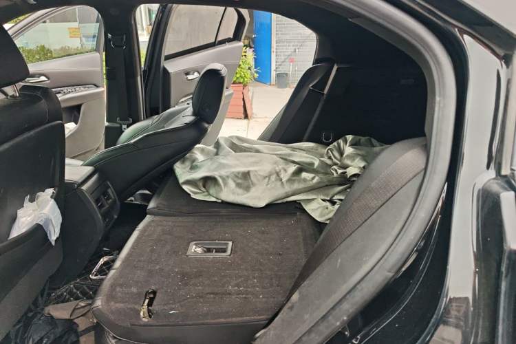 Used Cadillac XT4 2018 28T Two-Wheel Drive Tech Version Left Rear Seat