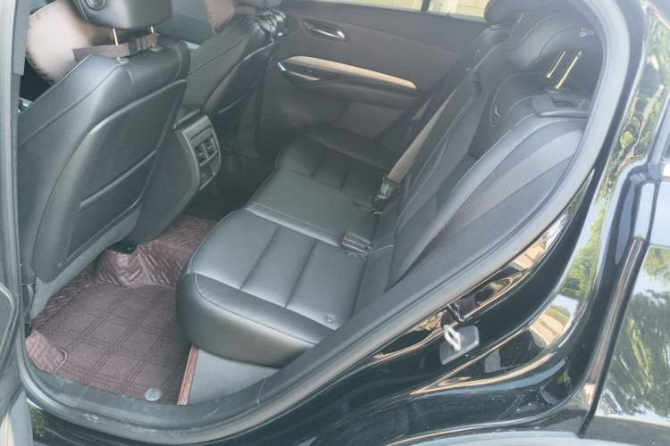 Used Cadillac XT4 2018 28T Two-Wheel Drive Leading Version Left Rear Seat
