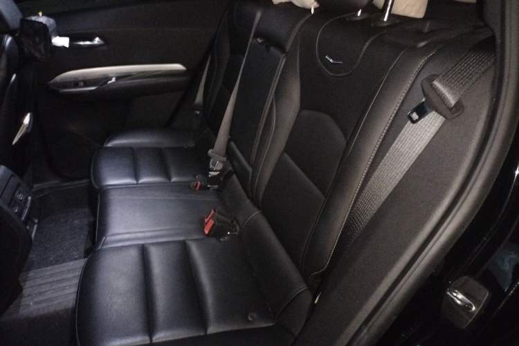 Used Cadillac XT4 2018 28T Two-Wheel-Drive Luxury Model Left Rear Seat