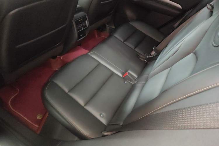 Used Cadillac XT4 2018 28T Two-Wheel Drive Leading Version Left Rear Seat