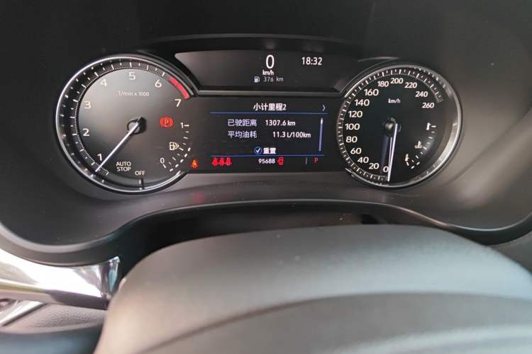 Used Cadillac XT4 2018 28T Two-Wheel Drive Tech Version Odometer Close Up