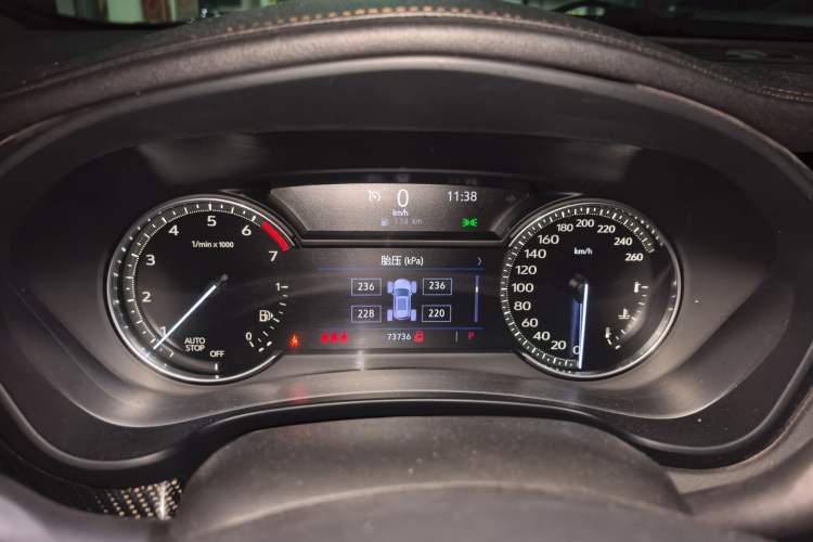 Used Cadillac XT4 2018 28T Two-Wheel Drive Luxury Sport Model Odometer Close Up