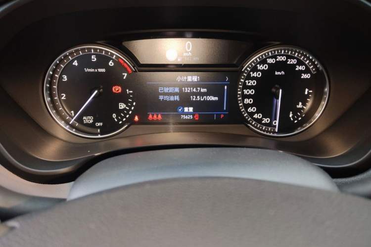 Used Cadillac XT4 2018 28T Two-Wheel Drive Leading Version Odometer Close Up