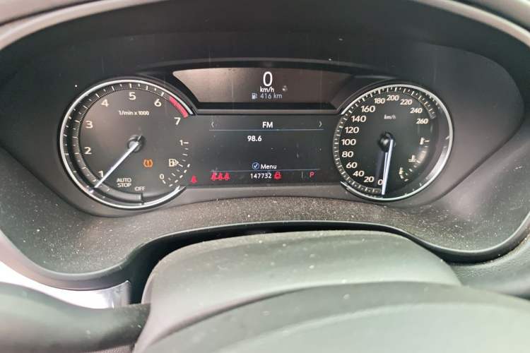 Used Cadillac XT4 2018 28T Two-Wheel Drive Tech Version Odometer Close Up