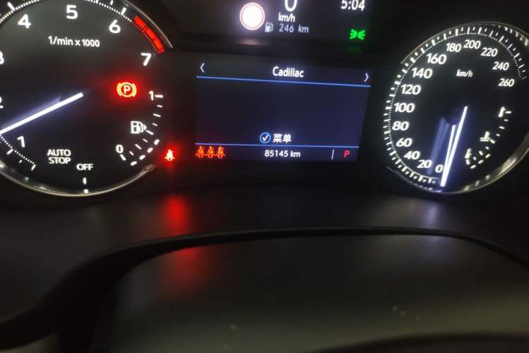 Used Cadillac XT4 2018 28T Two-Wheel Drive Leading Version Odometer Close Up