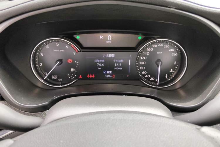 Used Cadillac XT4 2018 28T Two-Wheel Drive Luxury Sport Model Odometer Close Up