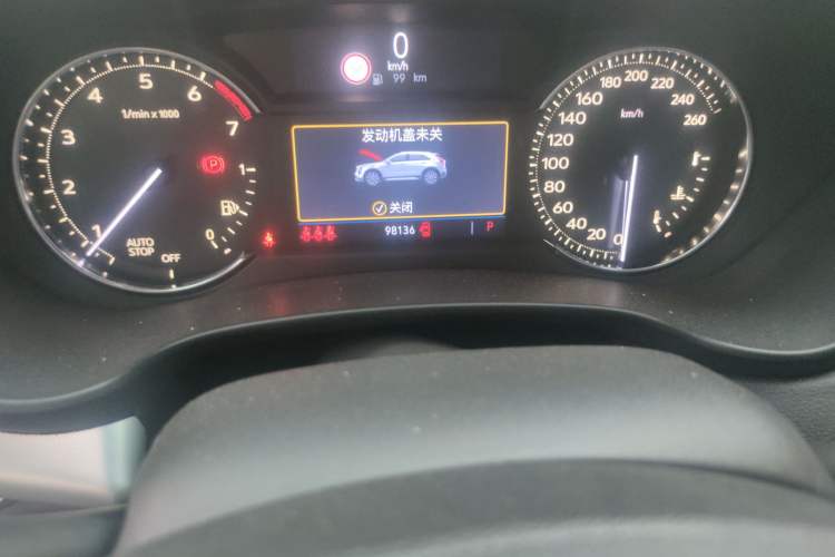 Used Cadillac XT4 2018 28T Two-Wheel Drive Leading Version Odometer Close Up