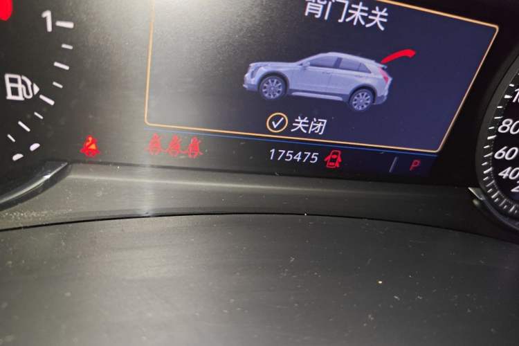 Used Cadillac XT4 2018 28T Two-Wheel Drive Leading Version Odometer Close Up