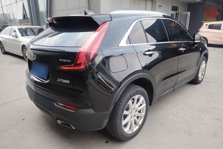 Used Cadillac XT4 2018 28T Two-Wheel Drive Tech Version Rear Right 45 Deg