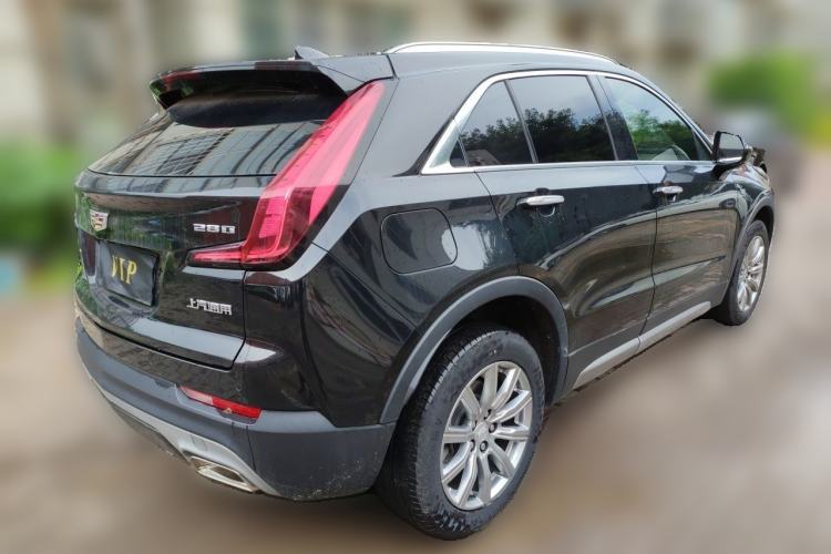 Used Cadillac XT4 2018 28T Two-Wheel-Drive Luxury Model Rear Right 45 Deg