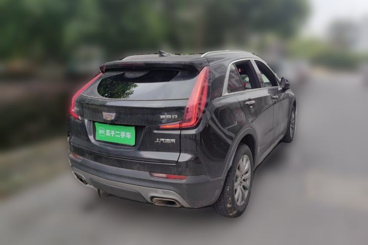 Used Cadillac XT4 2018 28T Two-Wheel-Drive Luxury Model Rear Right 45 Deg