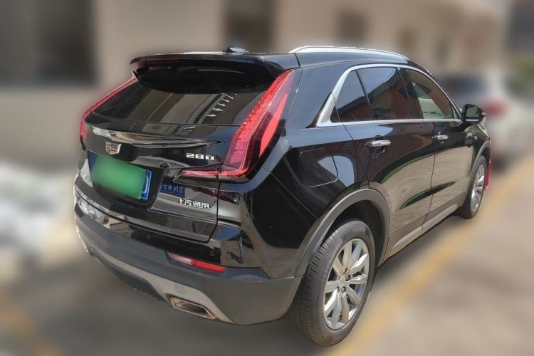Used Cadillac XT4 2018 28T Two-Wheel-Drive Luxury Model Rear Right 45 Deg