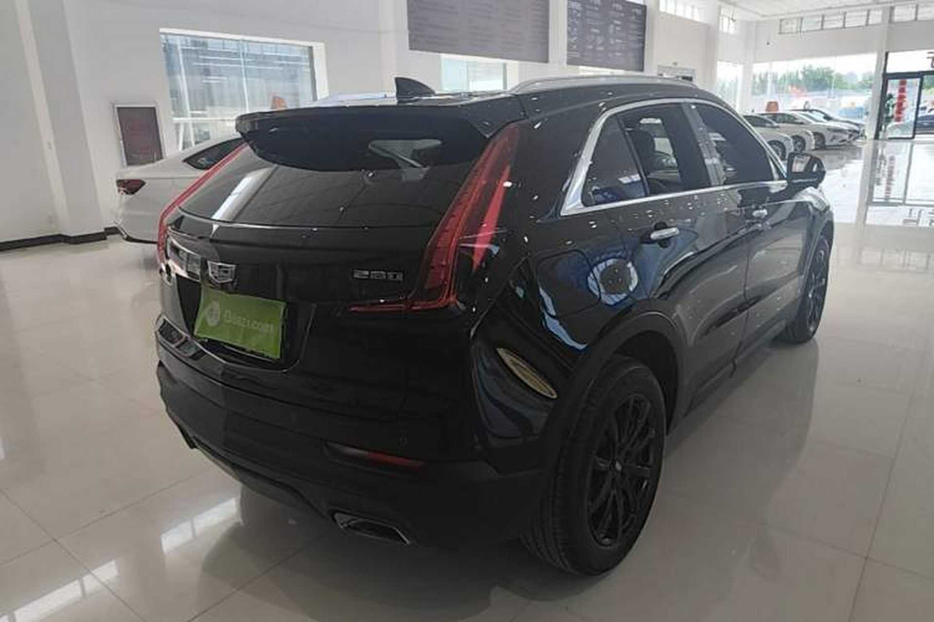 Used Cadillac XT4 2018 28T Two-Wheel Drive Tech Version Rear Right 45 Deg