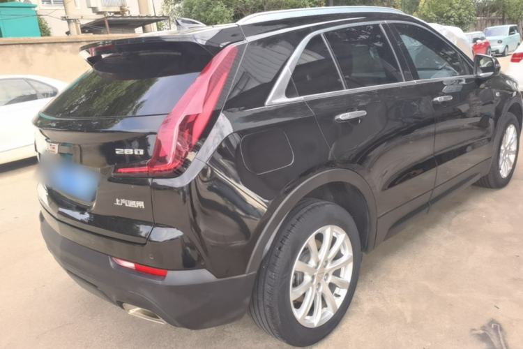 Used Cadillac XT4 2018 28T Two-Wheel Drive Tech Version Rear Right 45 Deg