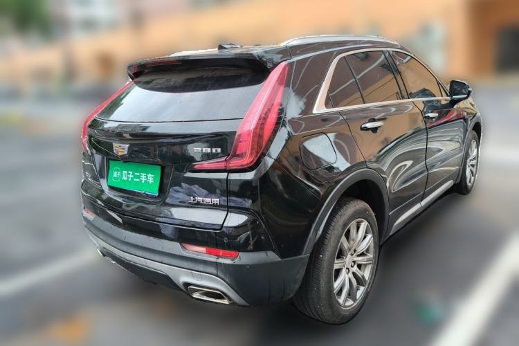 Used Cadillac XT4 2018 28T Two-Wheel-Drive Luxury Model Rear Right 45 Deg