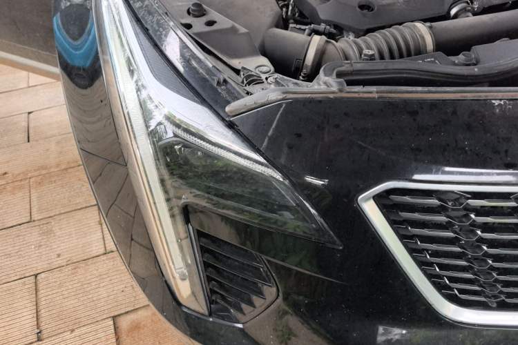 Used Cadillac XT4 2018 28T Two-Wheel Drive Leading Version Right Front Headlight