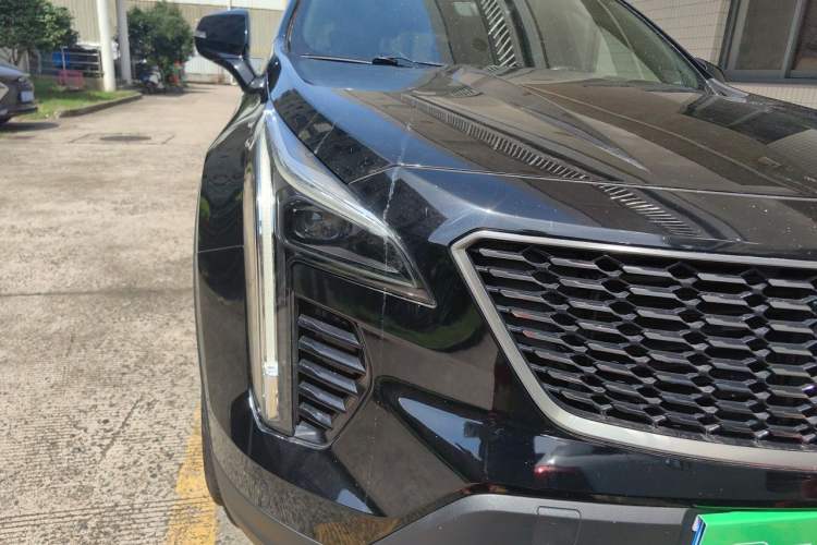 Used Cadillac XT4 2018 28T Two-Wheel-Drive Luxury Model Right Front Headlight