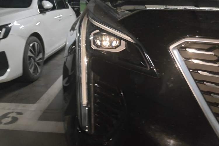 Used Cadillac XT4 2018 28T Two-Wheel Drive Leading Version Right Front Headlight