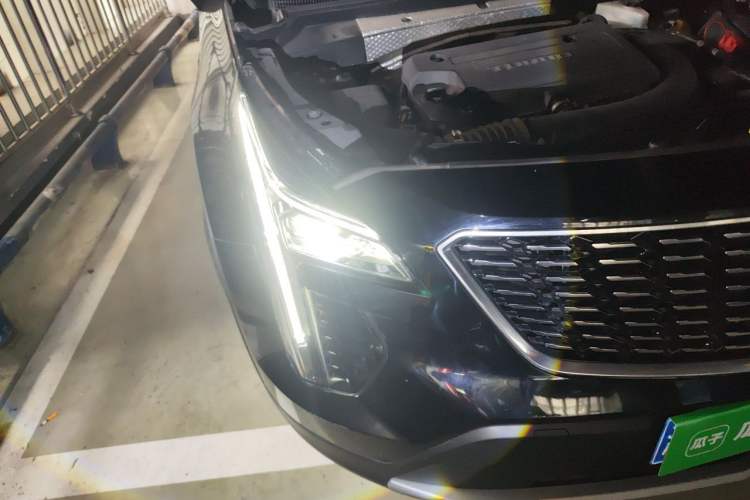 Used Cadillac XT4 2018 28T Two-Wheel Drive Leading Version Right Front Headlight