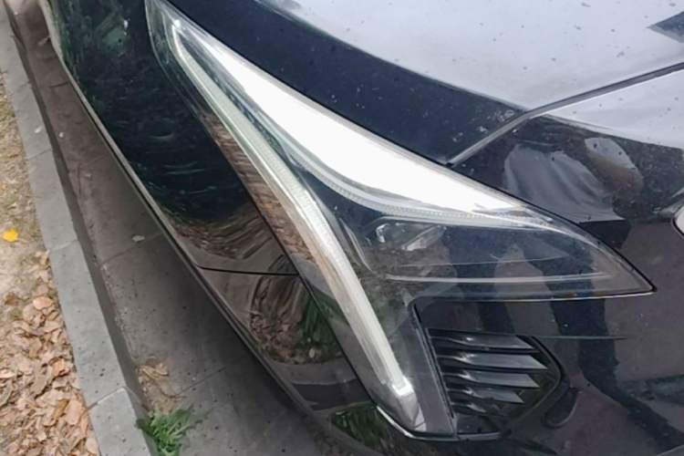Used Cadillac XT4 2018 28T Two-Wheel Drive Leading Version Right Front Headlight