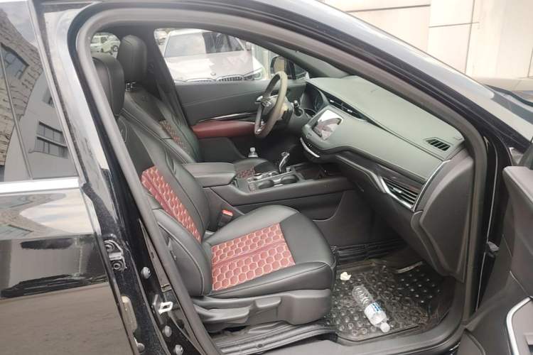 Used Cadillac XT4 2018 28T Two-Wheel Drive Tech Version Right Front Seat