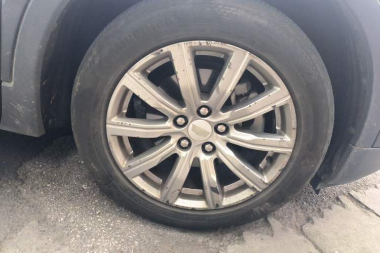 Used Cadillac XT4 2018 28T Two-Wheel Drive Leading Version Right Front Wheel Hub