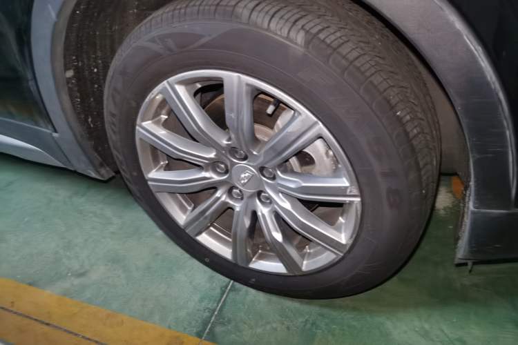 Used Cadillac XT4 2018 28T Two-Wheel Drive Leading Version Right Front Wheel Hub