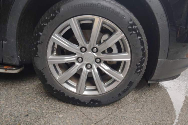 Used Cadillac XT4 2018 28T Two-Wheel Drive Leading Version Right Front Wheel Hub