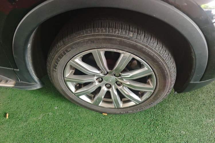 Used Cadillac XT4 2018 28T Two-Wheel Drive Leading Version Right Front Wheel Hub