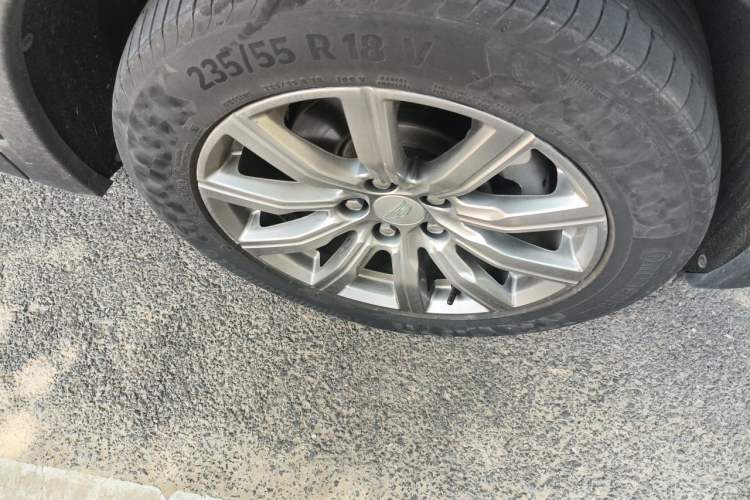 Used Cadillac XT4 2018 28T Two-Wheel Drive Leading Version Right Front Wheel Hub