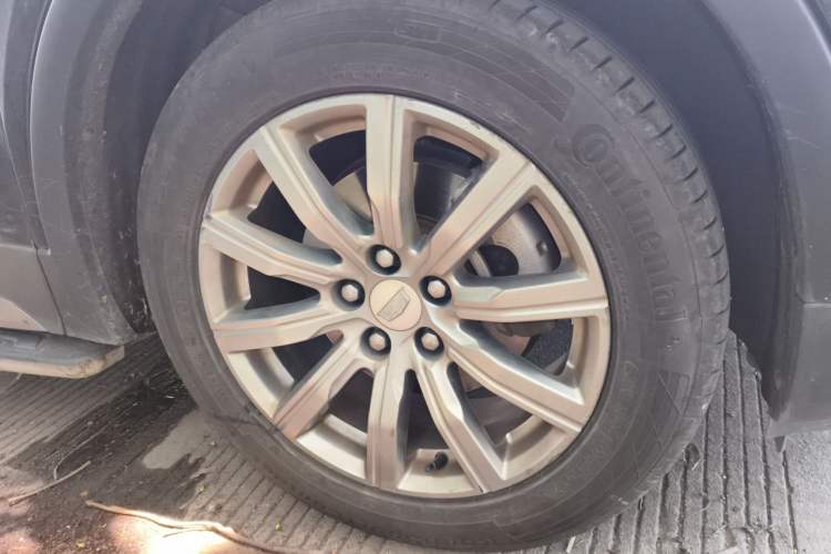 Used Cadillac XT4 2018 28T Two-Wheel Drive Leading Version Right Front Wheel Hub