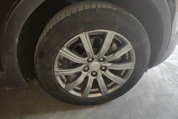 Used Cadillac XT4 2018 28T Two-Wheel Drive Leading Version Right Front Wheel Hub