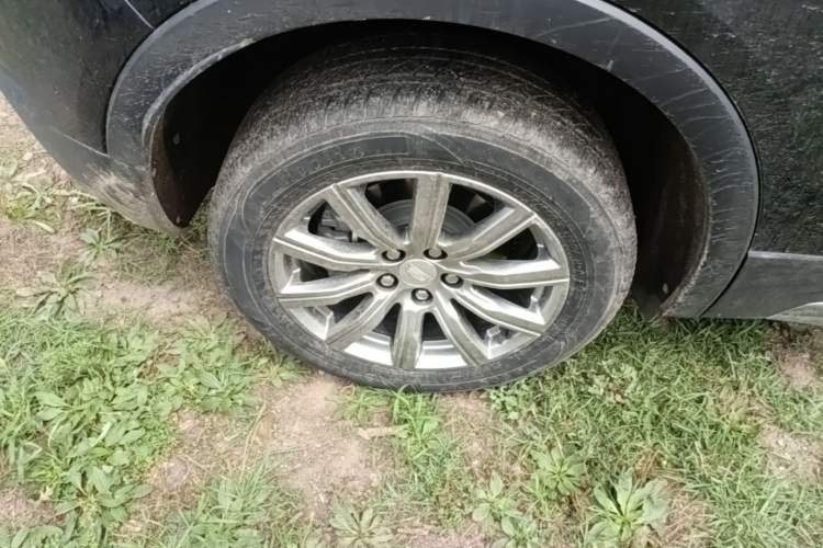 Used Cadillac XT4 2018 28T Two-Wheel Drive Leading Version Right Rear Wheel Hub