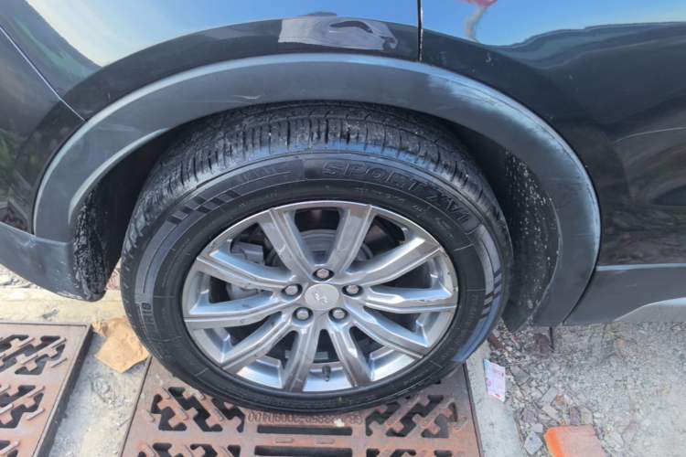 Used Cadillac XT4 2018 28T Two-Wheel-Drive Luxury Model Right Rear Wheel Hub